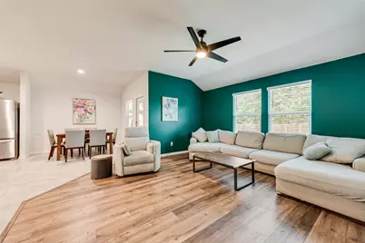 540 Bronze Circle E, Springtown, TX 76082 - Photo 3