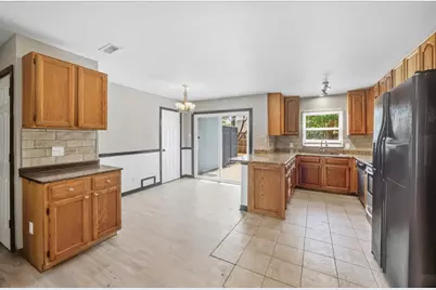 1206 Oakbluff Drive, Lancaster, TX 75146 - Photo 7