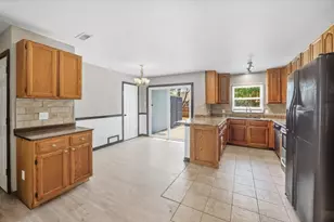 1206 Oakbluff Dr, Lancaster, TX 75146 - Photo 7