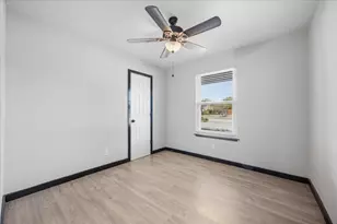 1206 Oakbluff Dr, Lancaster, TX 75146 - Photo 13