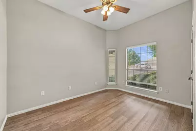 914 Winding Road, Granbury, TX 76049 - Photo 21