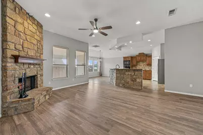 914 Winding Road, Granbury, TX 76049 - Photo 7