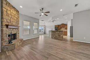 914 Winding Rd, Granbury, TX 76049 - Photo 7