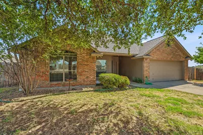 914 Winding Road, Granbury, TX 76049 - Photo 3