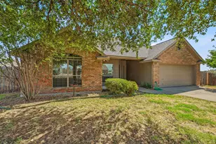 914 Winding Rd, Granbury, TX 76049 - Photo 3