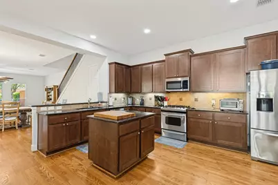 1142 N Bishop Avenue, Dallas, TX 75208 - Photo 9