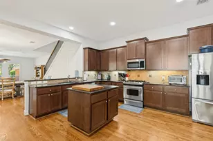 1142 N Bishop Ave, Dallas, TX 75208 - Photo 9