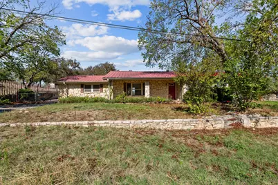515 E Belknap Street, Jacksboro, TX 76458 - Photo 1