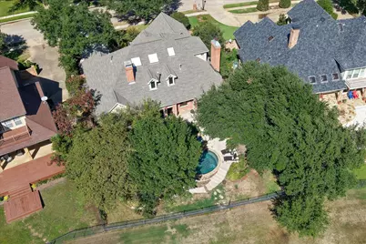 2204 Creekside Circle S, Irving, TX 75063 - Photo 39