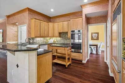 2204 Creekside Circle S, Irving, TX 75063 - Photo 21