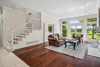 2204 Creekside Circle S, Irving, TX 75063 - Photo 9
