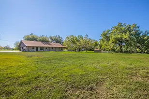 118 Spring Lake Dr, Lacy Lakeview, TX 76705 - Photo 21