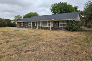 204 Mockingbird Ln, Weatherford, TX 76086 - Photo 3