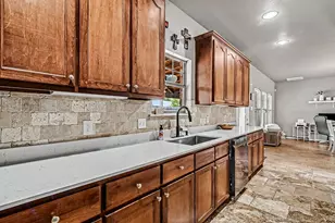 105 Water Ln, Crowley, TX 76036 - Photo 11