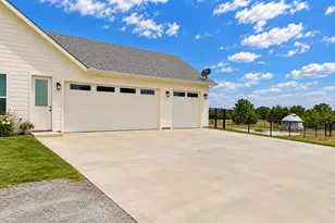 109 Bear Cat Ct, Alvord, TX 76225 - Photo 37