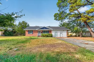 821 Circle Dr, Terrell, TX 75160 - Photo 1