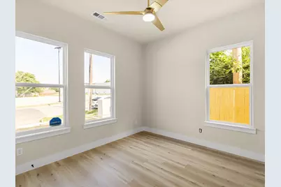 2127 Amanda Avenue, Fort Worth, TX 76105 - Photo 5