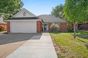 937 Jessica Dr, Burleson, TX 76028 - Photo 1
