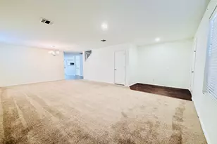 7909 Mosstree Dr, Arlington, TX 76001 - Photo 9