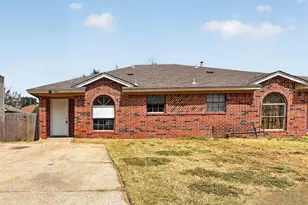 1805 McQueary St, Arlington, TX 76012 - Photo 1