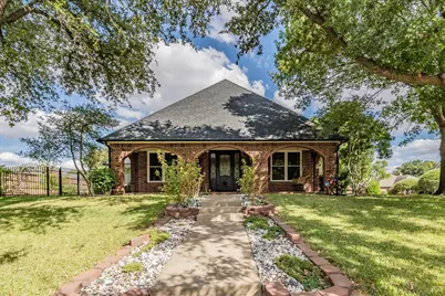 1800 Trail Lake Drive, Euless, TX 76039 - Photo 1
