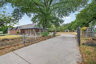 3001 Caddo Trail, Lake Worth, TX 76135 - Photo 23