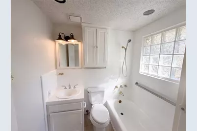 5609 Baylor Avenue, River Oaks, TX 76114 - Photo 13