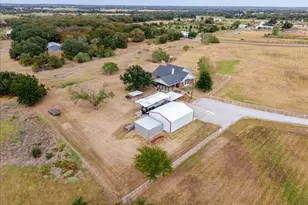 2400 Springfield Rd, Springtown, TX 76082 - Photo 31