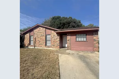 1320 S Rockwall Avenue, Terrell, TX 75160 - Photo 1