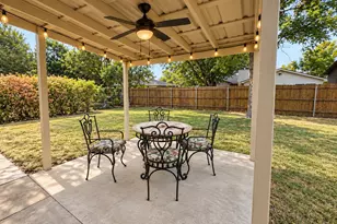 220 Etta Ave, Waxahachie, TX 75165 - Photo 11