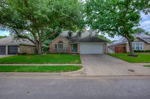 230 Brittany Dr, Euless, TX 76039 - Photo 1