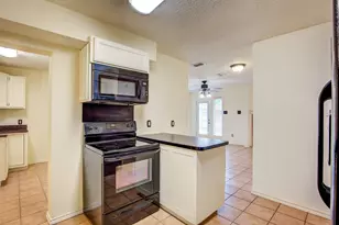 230 Brittany Dr, Euless, TX 76039 - Photo 15