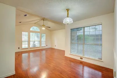 230 Brittany Drive, Euless, TX 76039 - Photo 11