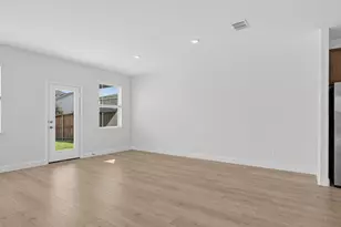 15012 Horseshoe Post Rd, Fort Worth, TX 76052 - Photo 11
