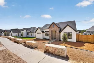 1644 W Wintergreen Rd, Lancaster, TX 75134 - Photo 5