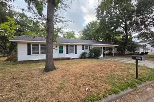 1007 N Montgomery St, Gilmer, TX 75644 - Photo 1