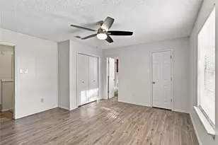 2808 S Fielder Rd, Arlington, TX 76015 - Photo 15