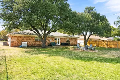 1117 Cozby Street E, Benbrook, TX 76126 - Photo 17