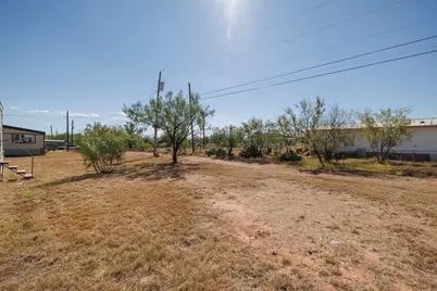 117 Seminole Street, Tye, TX 79563 - Photo 19