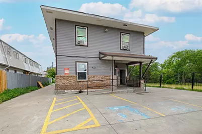 3020 South Boulevard #6, Dallas, TX 75215 - Photo 1