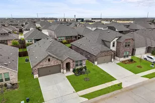 9805 Quail Pointe Rd, Aubrey, TX 76227 - Photo 3
