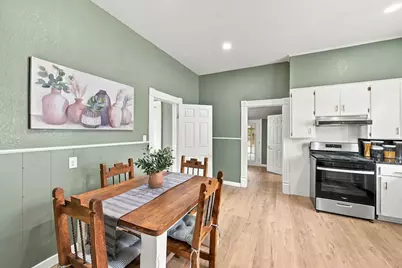 311 N Pendell Avenue, Cleburne, TX 76033 - Photo 11