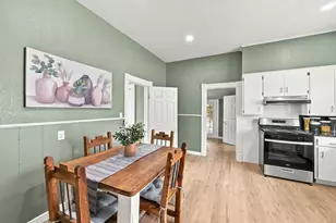 311 N Pendell Ave, Cleburne, TX 76033 - Photo 11