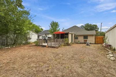 311 N Pendell Avenue, Cleburne, TX 76033 - Photo 25
