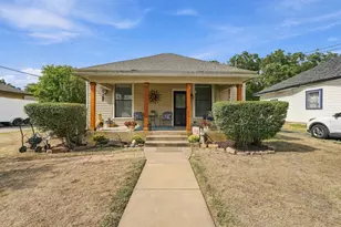 311 N Pendell Ave, Cleburne, TX 76033 - Photo 1