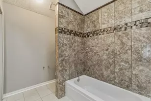 4357 Ashley Ln, Grand Prairie, TX 75052 - Photo 25