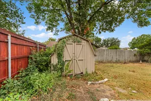 8933 Kincaid Dr, Benbrook, TX 76116 - Photo 25