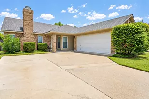 1705 Sandy Point Ct, Arlington, TX 76018 - Photo 1