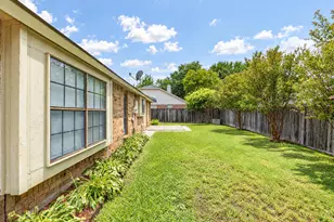 1705 Sandy Point Ct, Arlington, TX 76018 - Photo 37