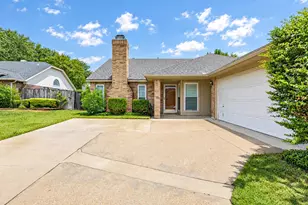 1705 Sandy Point Ct, Arlington, TX 76018 - Photo 5